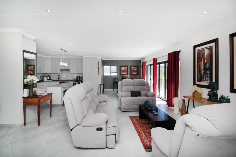 2 Bedroom Property for Sale in Reebok Western Cape